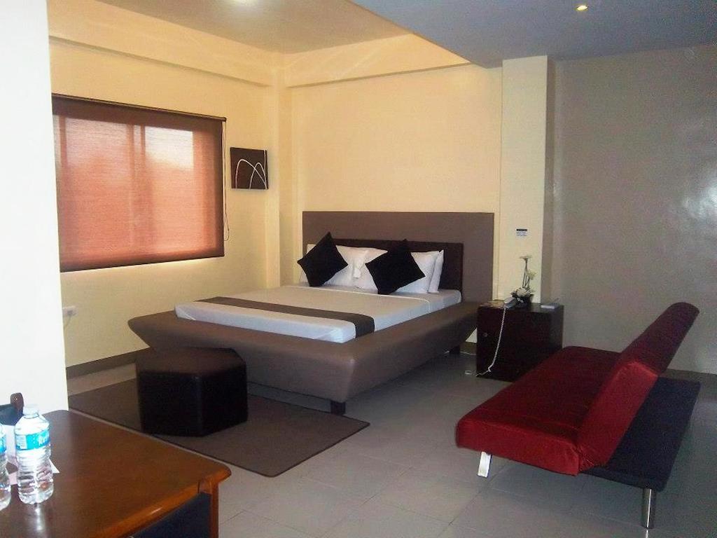 Hotel Cara Lipa City Екстер'єр фото
